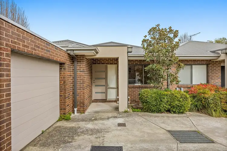 4/109 Golf Links Road, Berwick VIC 3806
